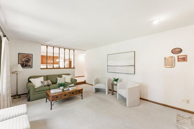 9903 Balmoral Lane, Eden Prairie, MN 55347