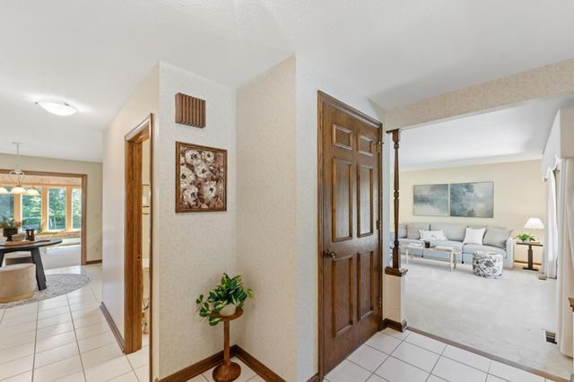 9903 Balmoral Lane, Eden Prairie, MN 55347