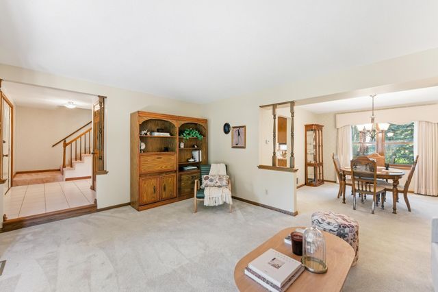 9903 Balmoral Lane, Eden Prairie, MN 55347