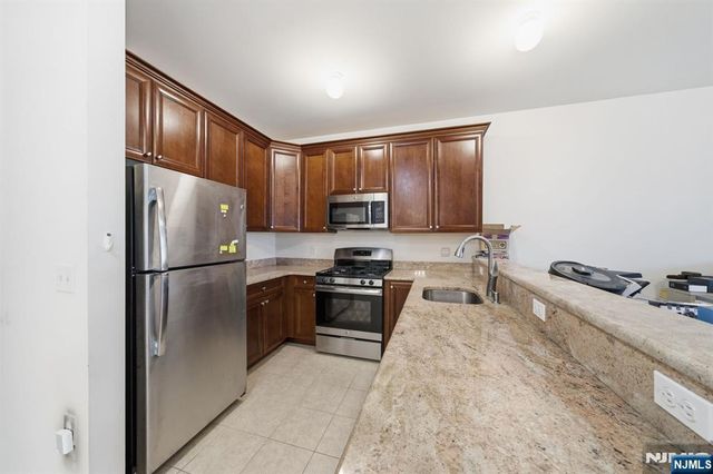 3120 Cory Lane 3120, Elmwood Park, NJ 07407