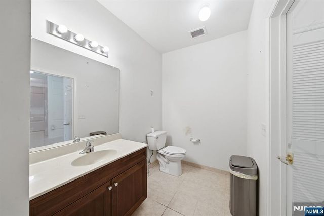 3120 Cory Lane 3120, Elmwood Park, NJ 07407
