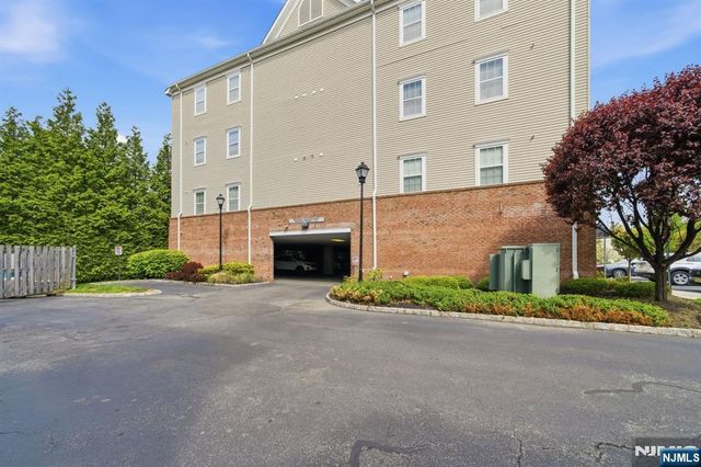 3120 Cory Lane 3120, Elmwood Park, NJ 07407