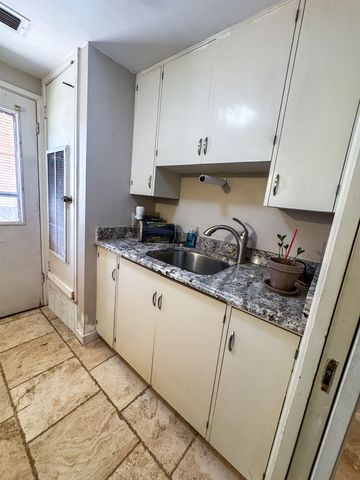 700 Albemarle, Marshall, TX 75672