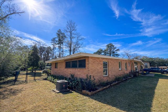 700 Albemarle, Marshall, TX 75672