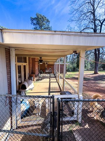 700 Albemarle, Marshall, TX 75672