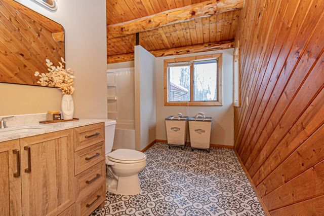 330 Birchwood Road NW, Alexandria, MN 56308