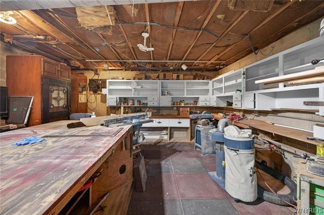 7675 Charles Drive, Boston, NY 14075