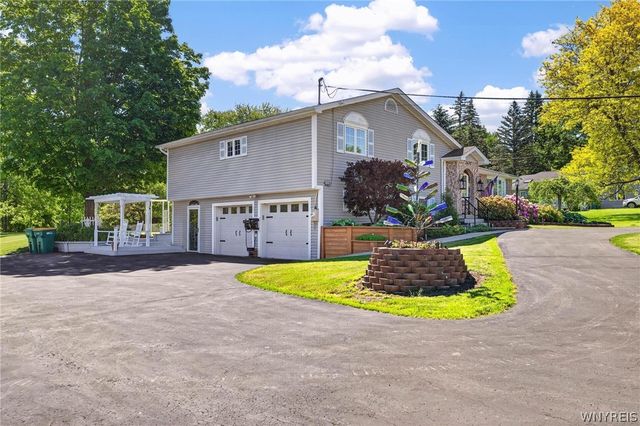 7675 Charles Drive, Boston, NY 14075