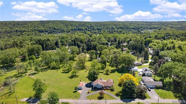 7675 Charles Drive, Boston, NY 14075