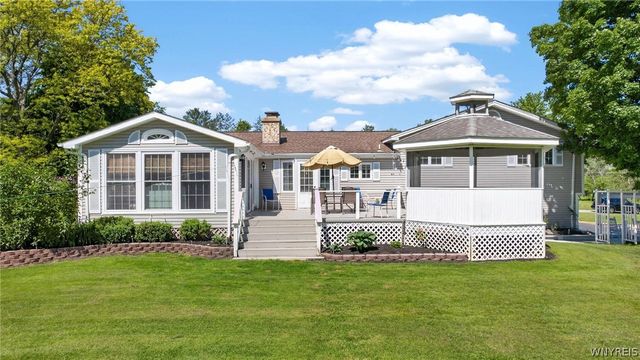 7675 Charles Drive, Boston, NY 14075