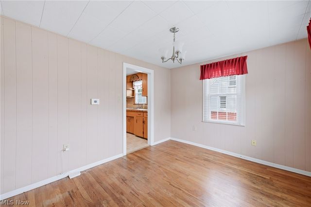 2036 Overland Avenue NE, Warren, OH 44483