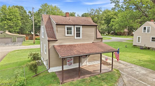 2036 Overland Avenue NE, Warren, OH 44483