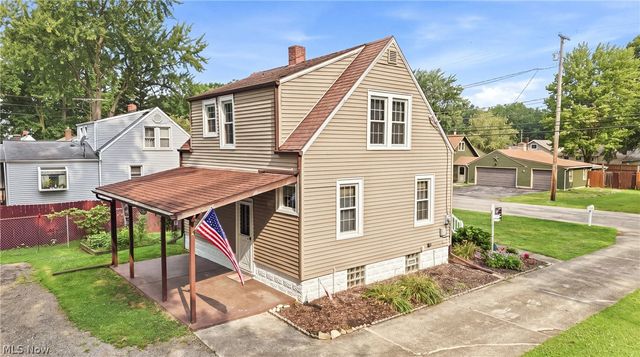 2036 Overland Avenue NE, Warren, OH 44483