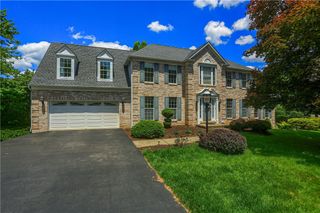 1642 Oakleaf Ln, Franklin Park, PA 15237