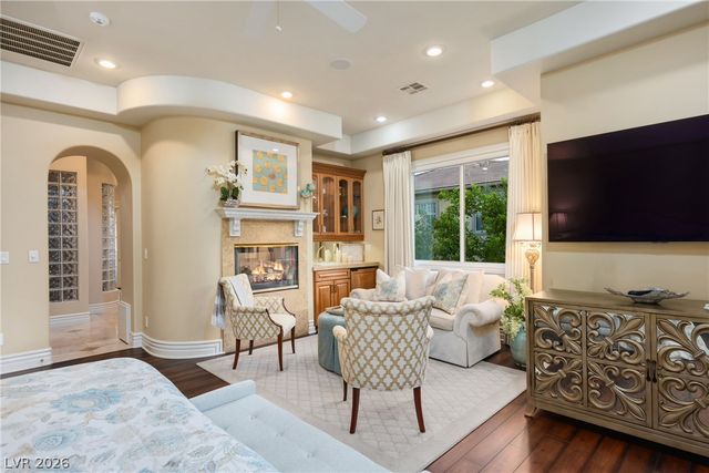 9512 Tournament Canyon Drive, Las Vegas, NV 89144