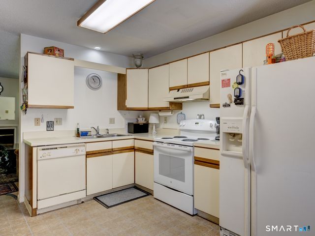 1275 Winsted Road 212, Torrington, CT 06790