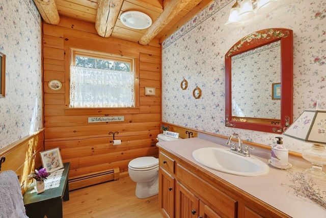21 Taft Ave, Mendon, MA 01756