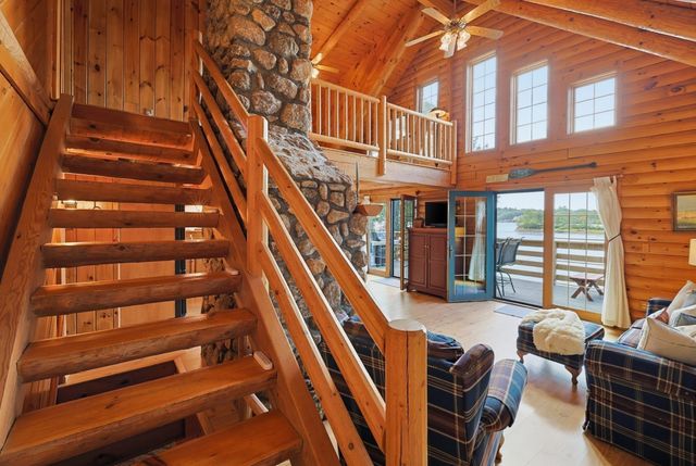 21 Taft Ave, Mendon, MA 01756