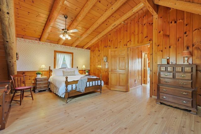 21 Taft Ave, Mendon, MA 01756