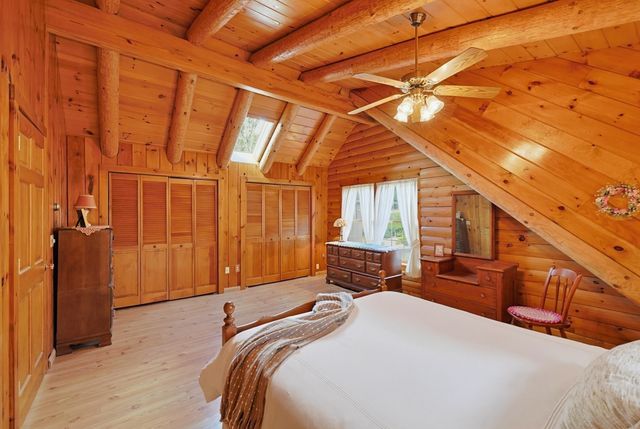 21 Taft Ave, Mendon, MA 01756