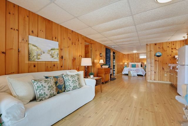 21 Taft Ave, Mendon, MA 01756
