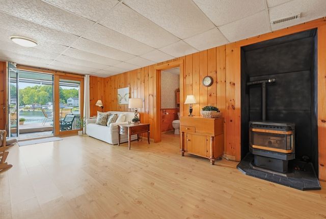 21 Taft Ave, Mendon, MA 01756