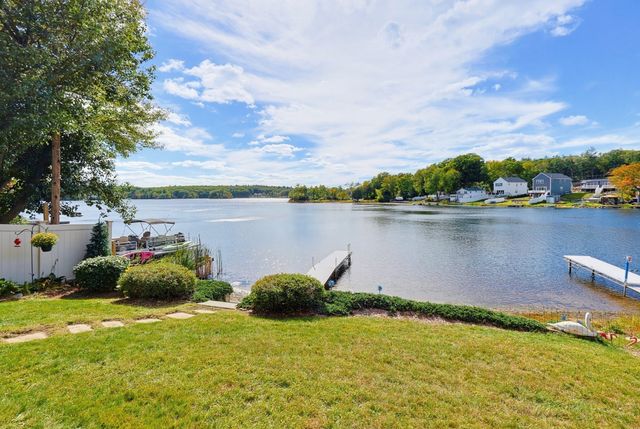21 Taft Ave, Mendon, MA 01756