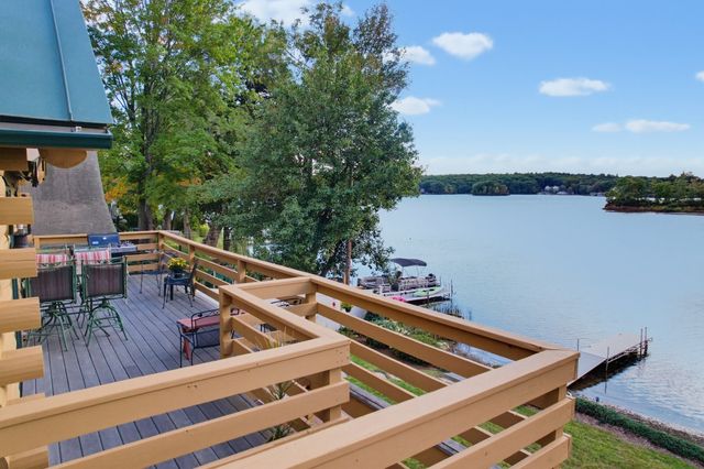 21 Taft Ave, Mendon, MA 01756