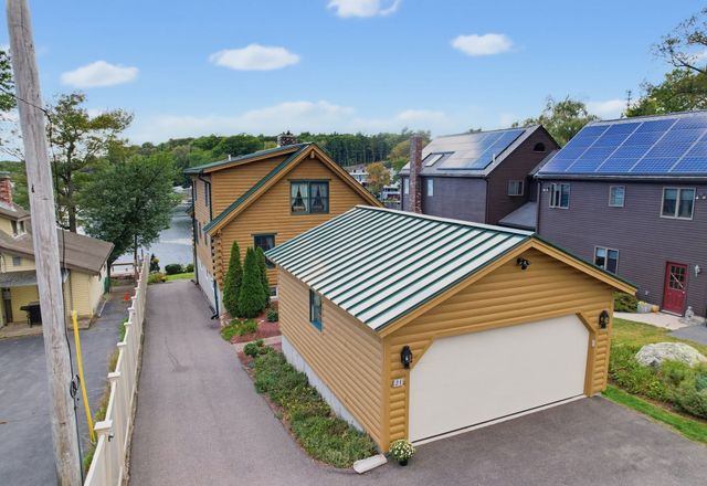21 Taft Ave, Mendon, MA 01756