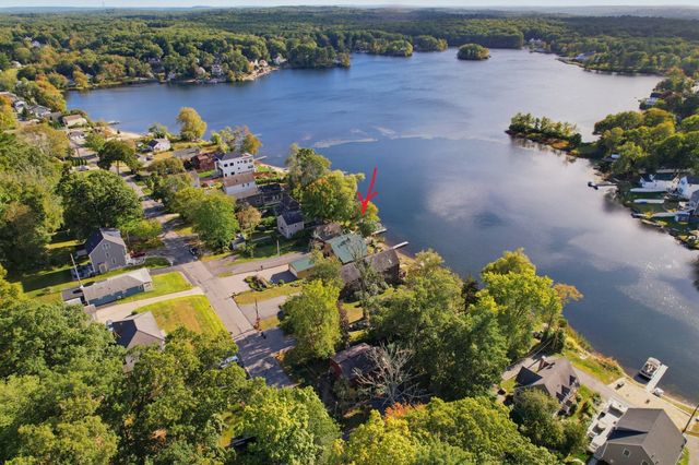 21 Taft Ave, Mendon, MA 01756