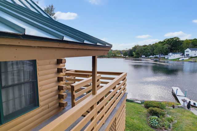 21 Taft Ave, Mendon, MA 01756