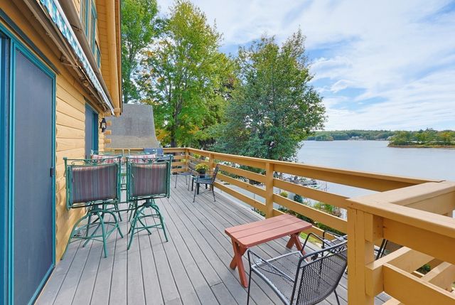 21 Taft Ave, Mendon, MA 01756