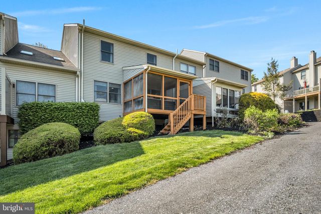 1490 MAPLEWOOD DR, New Cumberland, PA 17070