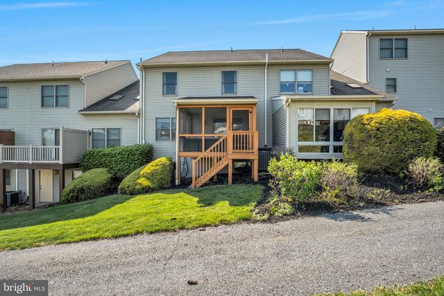 1490 MAPLEWOOD DR, New Cumberland, PA 17070