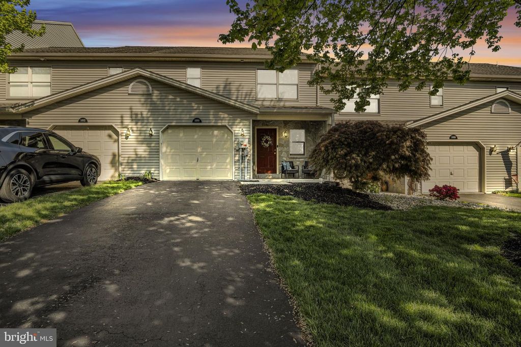 1490 MAPLEWOOD DR, New Cumberland, PA 17070