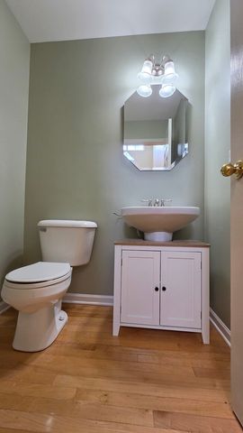 2631 N Greenwood Avenue 2631, Arlington Heights, IL 60004