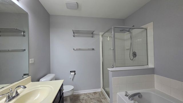 2631 N Greenwood Avenue 2631, Arlington Heights, IL 60004
