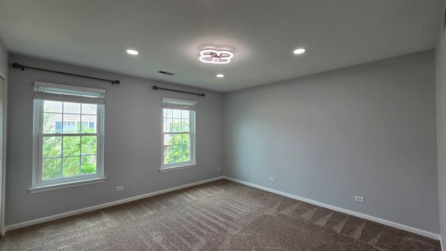 2631 N Greenwood Avenue 2631, Arlington Heights, IL 60004