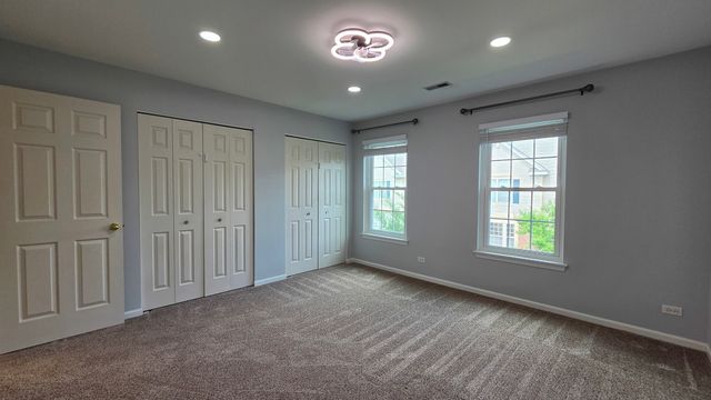 2631 N Greenwood Avenue 2631, Arlington Heights, IL 60004