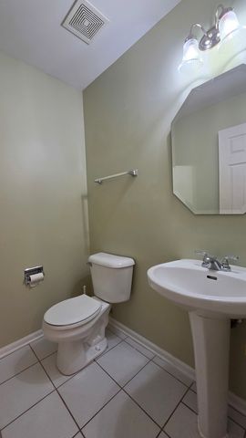 2631 N Greenwood Avenue 2631, Arlington Heights, IL 60004