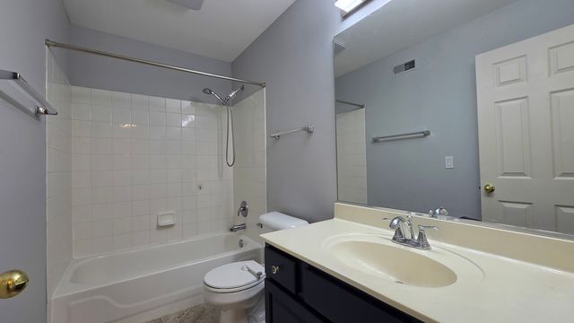2631 N Greenwood Avenue 2631, Arlington Heights, IL 60004