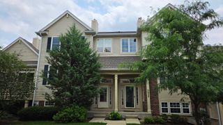 2631 N Greenwood Avenue 2631, Arlington Heights, IL 60004