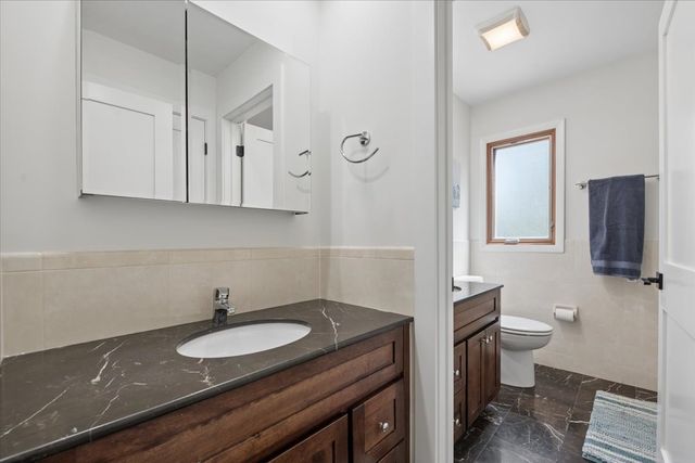 6729 W Ardmore Avenue, Chicago, IL 60631