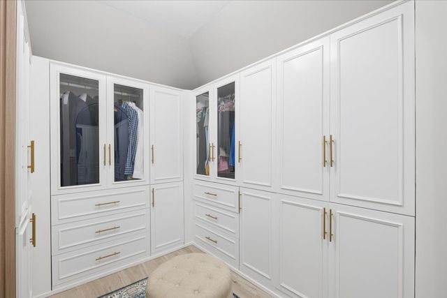 6729 W Ardmore Avenue, Chicago, IL 60631