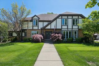6729 W Ardmore Avenue, Chicago, IL 60631