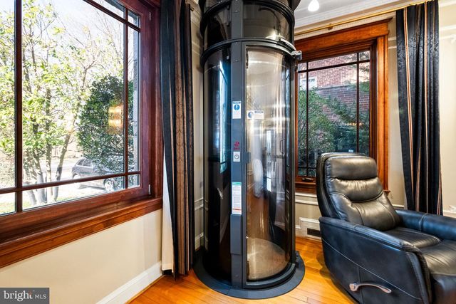 3951 MASSACHUSETTS AVE NW, Washington, DC 20016