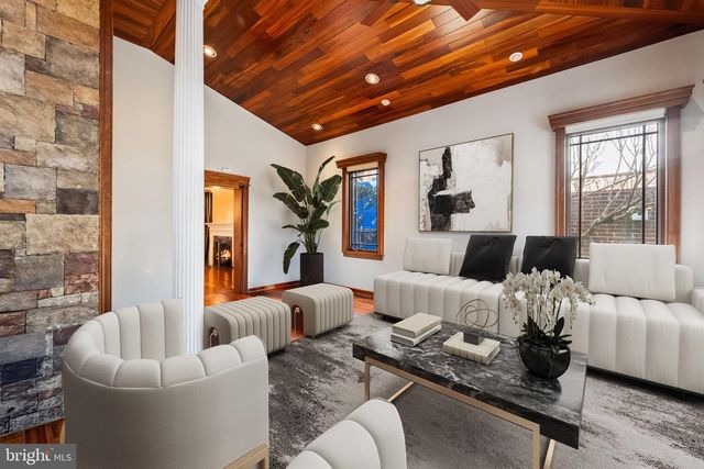 3951 MASSACHUSETTS AVE NW, Washington, DC 20016