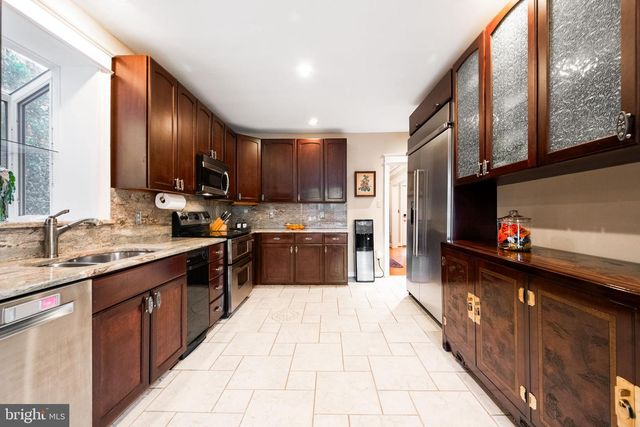 3951 MASSACHUSETTS AVE NW, Washington, DC 20016