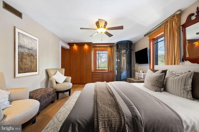 3951 MASSACHUSETTS AVE NW, Washington, DC 20016