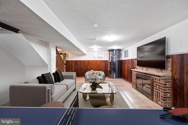 3951 MASSACHUSETTS AVE NW, Washington, DC 20016